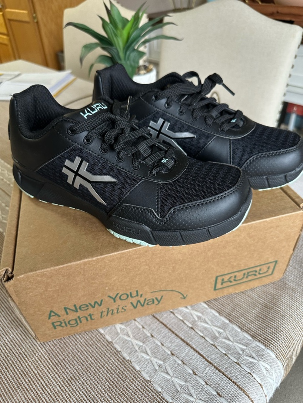 KURU Quantum Black /Dusty Aqua Athletic Sneakers Women’s Sz 9  Brand New